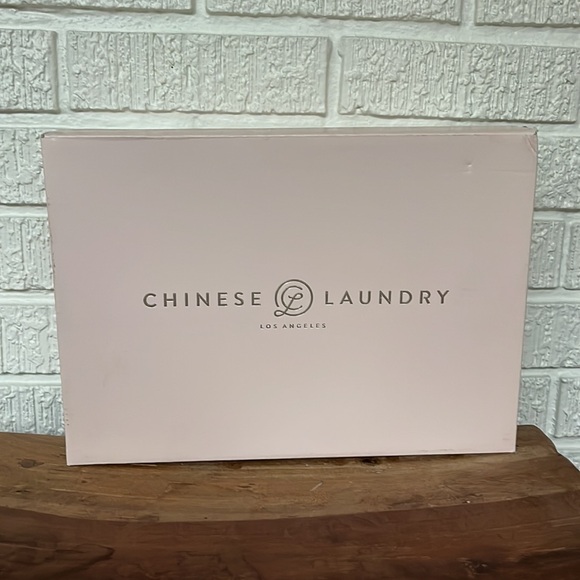 NWT Chinese Laundry Rumor Heel in Metallic Gold - Picture 11 of 13